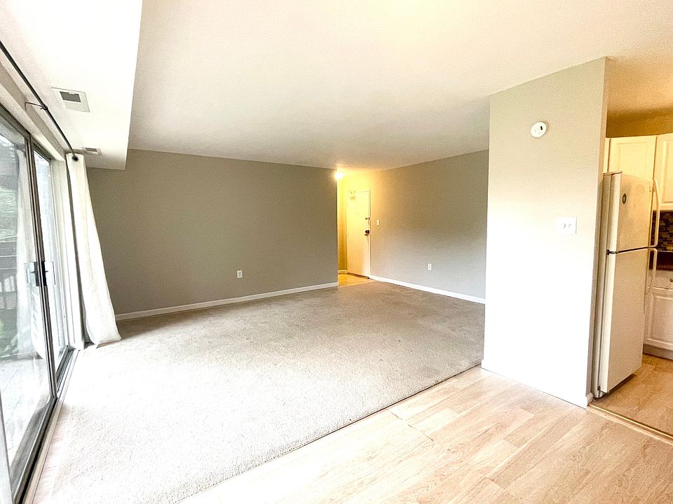1st image of 7358 Lee Hwy Unit 102