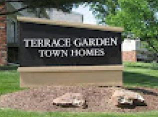 10025 Armstrong Plz, Omaha, NE 68134