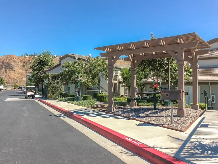 Castaic Lake Senior Apts — Photo 10