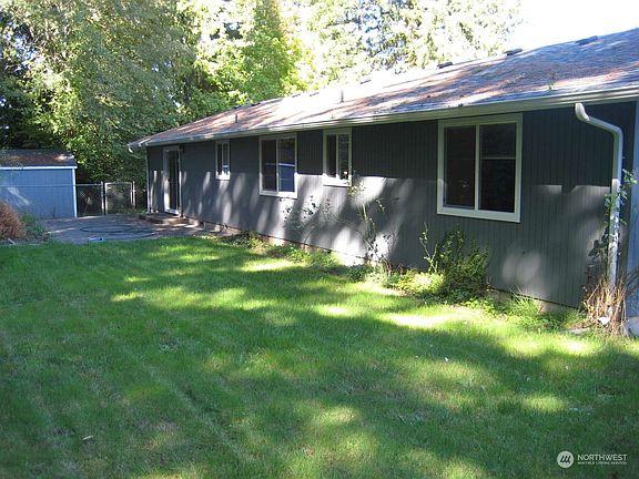 2nd image of 2932 26th Avenue NE #2