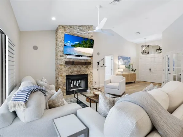 1507 Vintage Ln, Naples, FL 34104