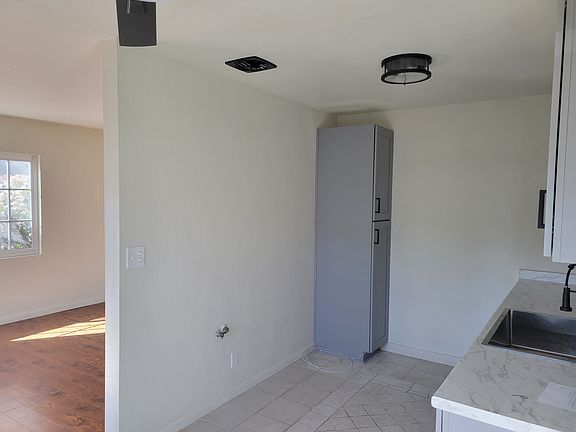 4th image of 9457 Steele St APT A