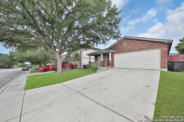1427 Diamond Blf — Photo 2