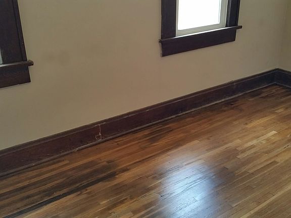 3rd image of 685 E Jenkins Ave