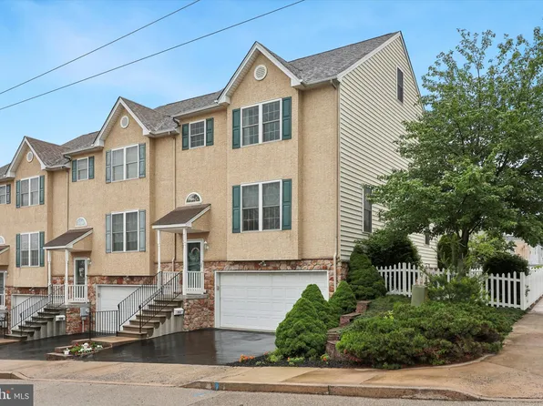 711 Green St, Bridgeport, PA 19405