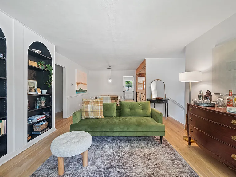 504 Kirkwood Ln — Photo 16
