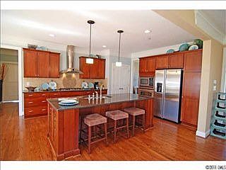 3rd image of 1009 Bassett Dr