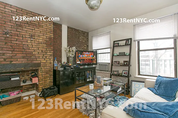 Rented by Chartwell Manhattan Realty | media 7