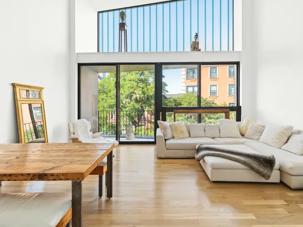 364 Myrtle Avenue image 2 of 23