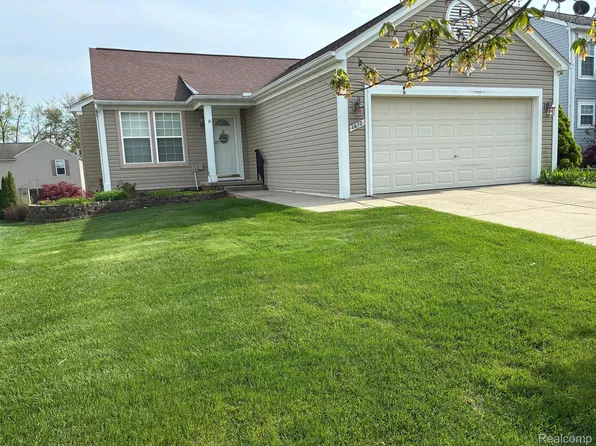 1672 Valdosta Cir, Pontiac, MI 48340