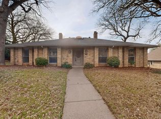 2712 Lincoln Dr, Arlington, TX 76006