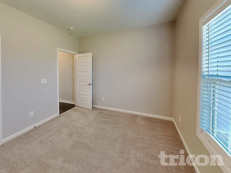 1022 Cyril Dr — Photo 13