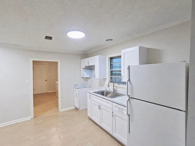3713 Dunn Rd — Photo 6