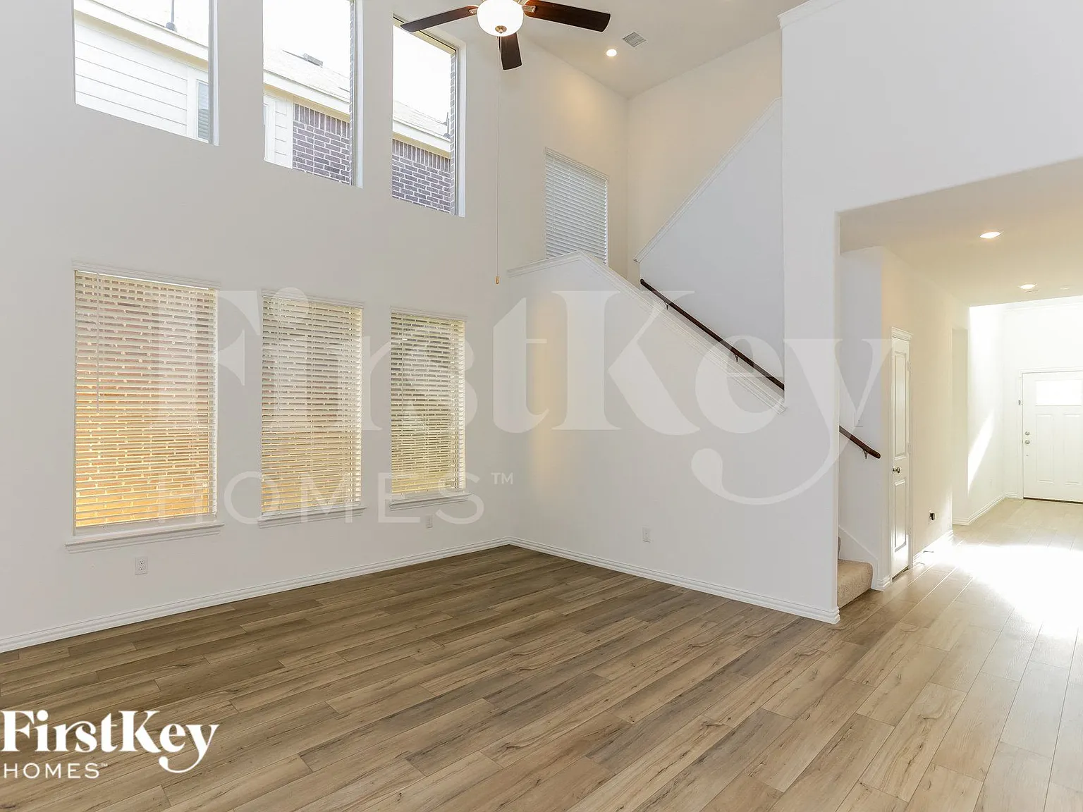 3 bed, 3.0 bath, 2091 sqft, $2,415 — Photo 2