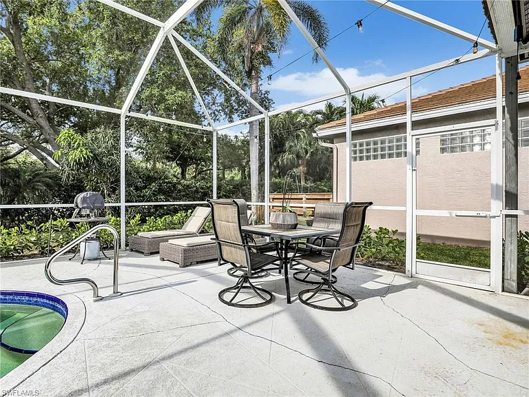 8850 Springwood Ct — Photo 17