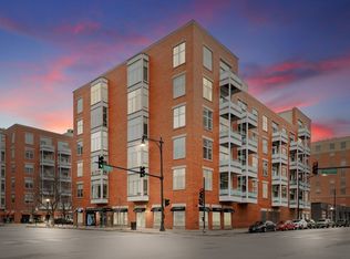 949 W Madison St #206, Chicago, IL 60607