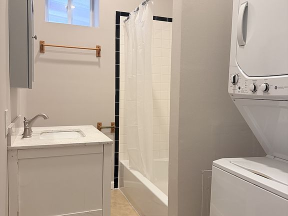 3rd image of 938 S 49th St Floor 1