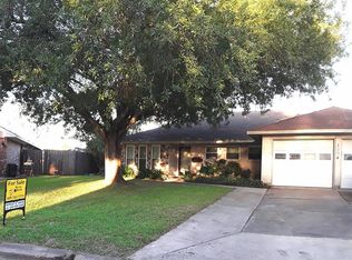 1904 Williamsburg Ct N, League City, TX 77573