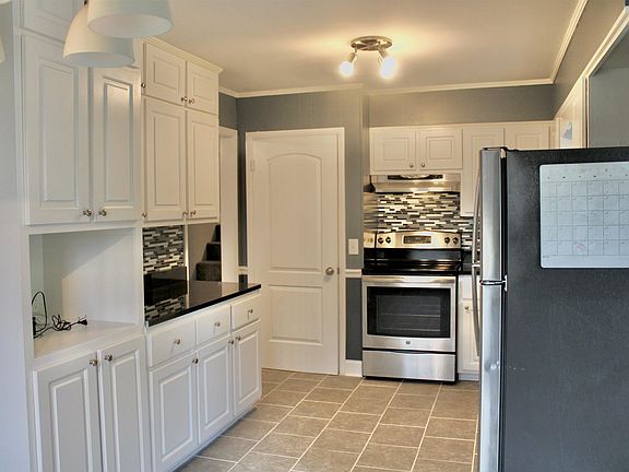 4th image of 703 2nd St S