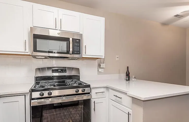 Pembrook Club Apartment Homes — Photo 29