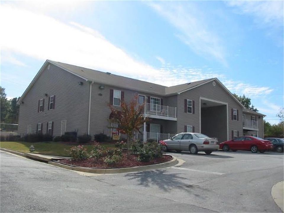 2nd image of 101 Owens Ln