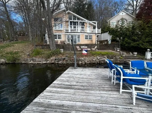 6 Oneida Ave, Hopatcong Boro, NJ 07843