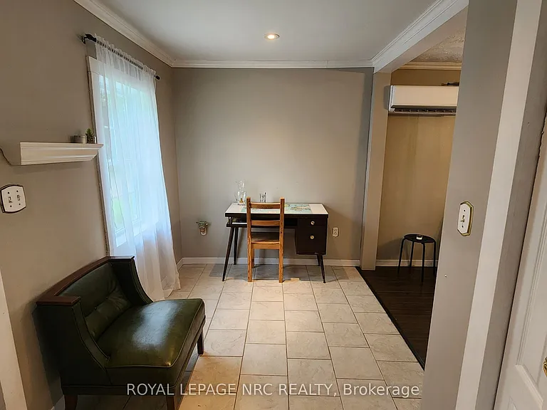 215 Devon Pl — Photo 4