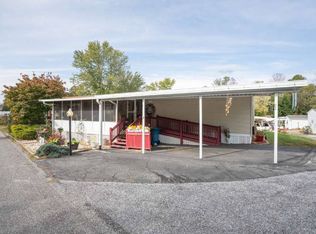 21 Violet Dr, Hendersonville, NC 28792