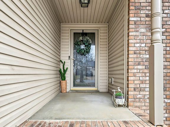 5th image of 3260 Veranda Cir