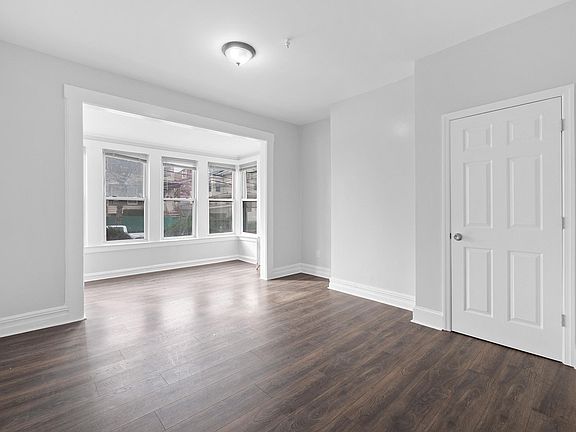 3rd image of 821 Parker St APT 1