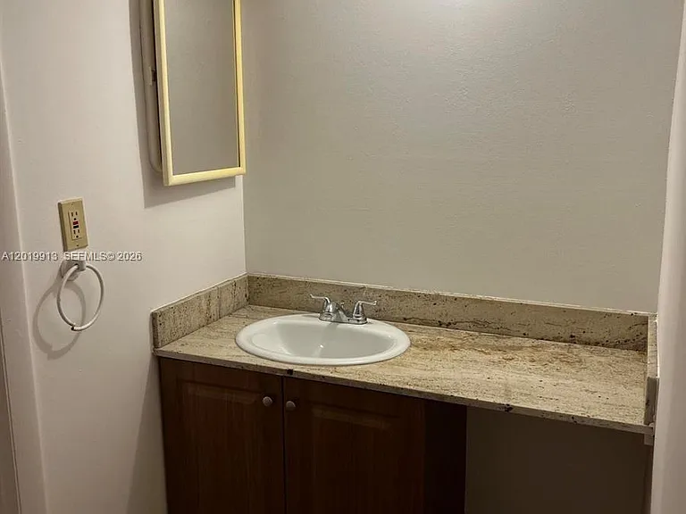 3101 N Country Club Dr #510 — Photo 9
