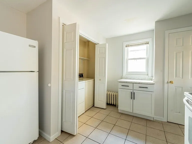 357 Reynolds Ave — Photo 4