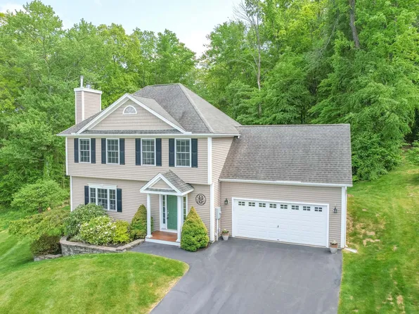 76 Royal Oaks Ave, East Hampton, CT 06424
