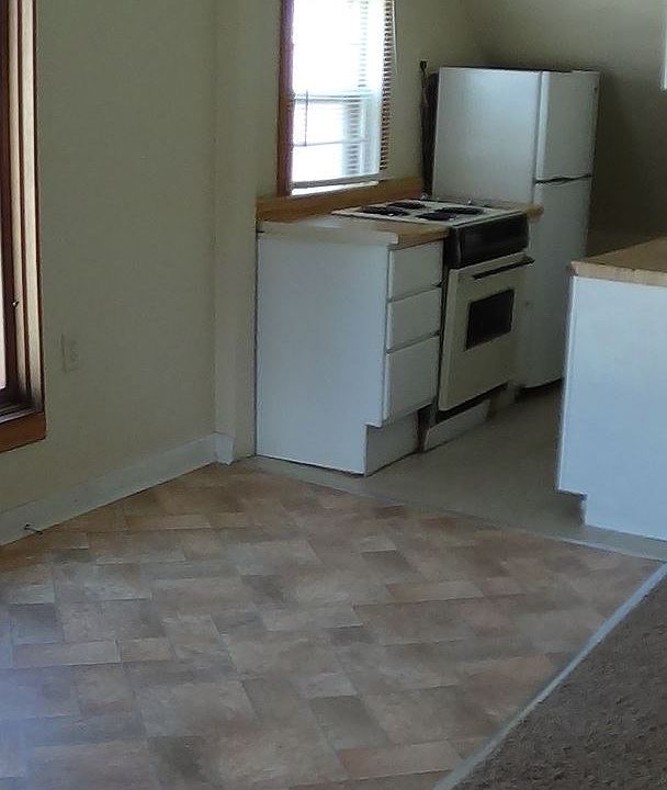 2nd image of 205 S Duluth Ave