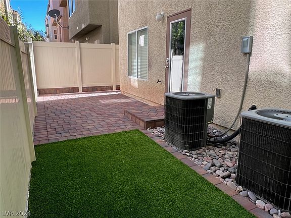 3rd image of 10570 Longoria Garden St