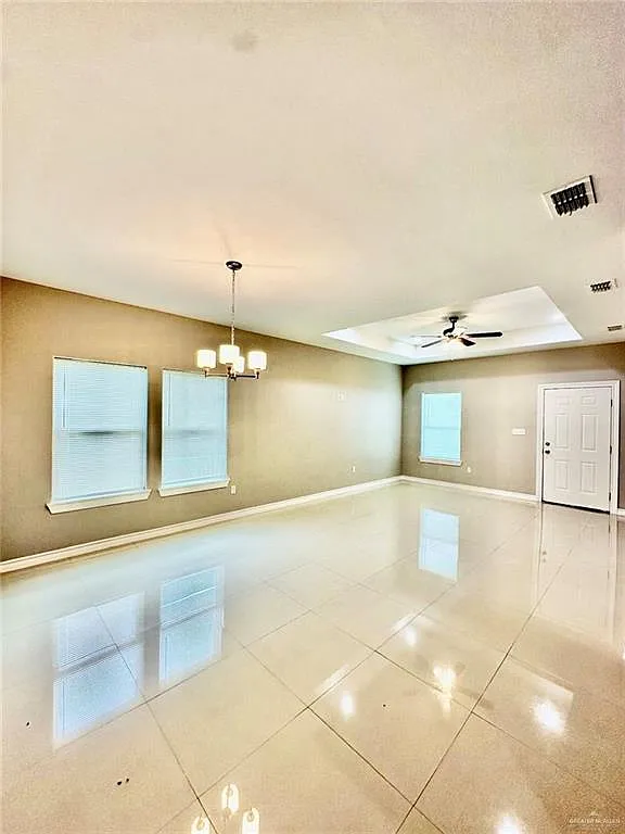 3 bed, 2.0 bath, 1310 sqft, $1,490 — Photo 2