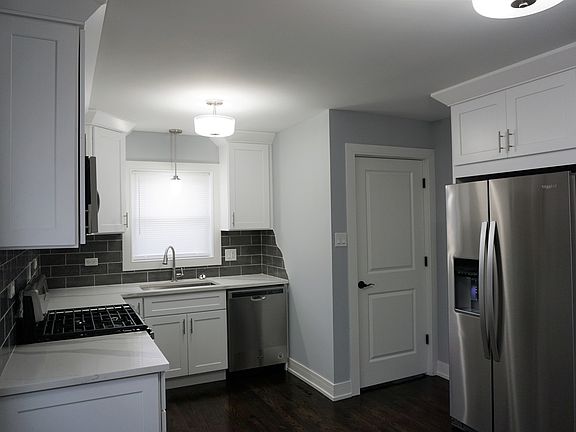 5th image of 781 E 163rd Pl