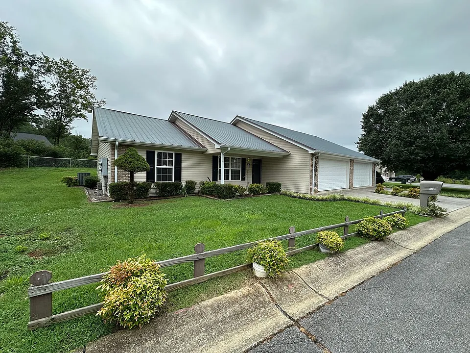 256 Dumplin Ln
