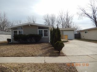 107 Meadowbrook Ln, Wheeling, IL 60090