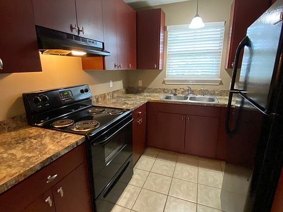 2nd image of 127 East St #8