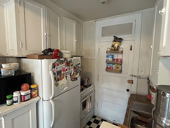 4th image of 1851 W Warner Ave #2