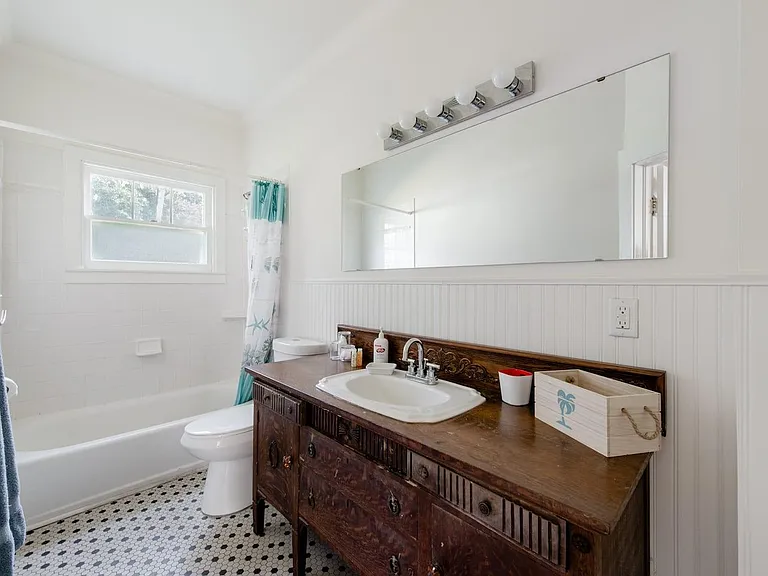 302 N Peninsula Ave — Photo 18