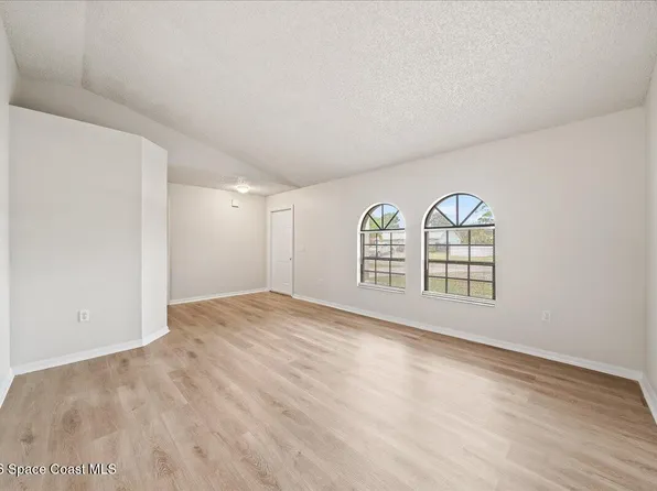 430 Almansa St NE, Palm Bay, FL 32907