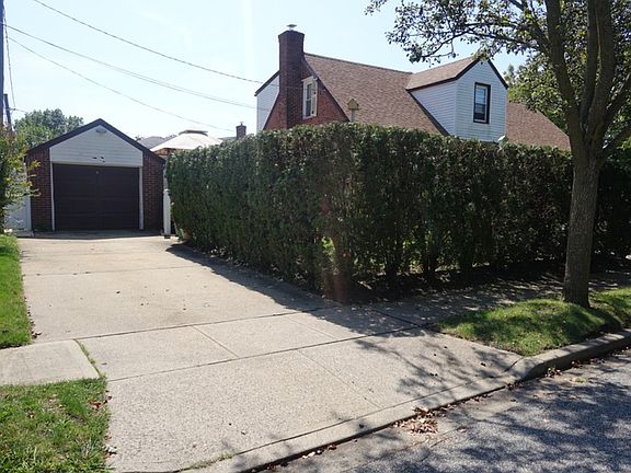 3rd image of 148 Sylvia Ln