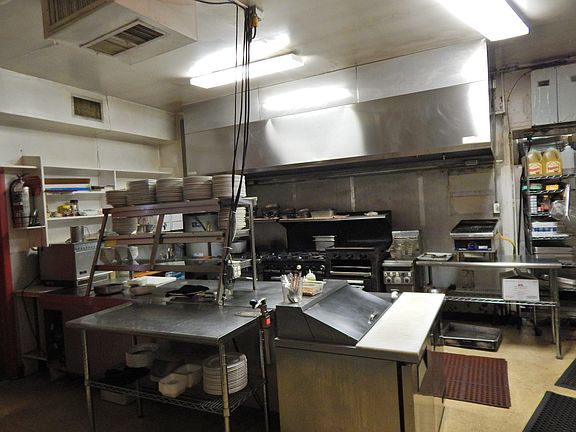 4th image of 517 Park Ave