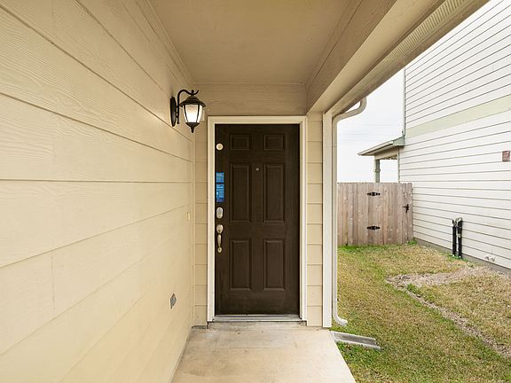 2nd image of 26131 Flinton Dr