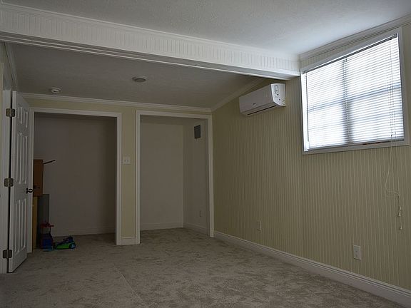 5th image of 110 Saratoga Cir S