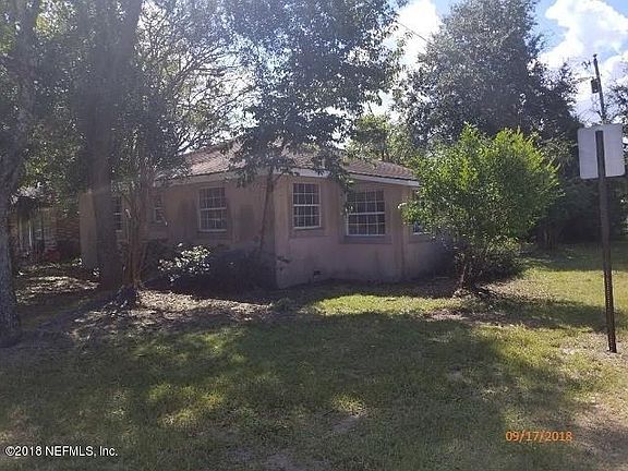 2nd image of 814 Jasmine St