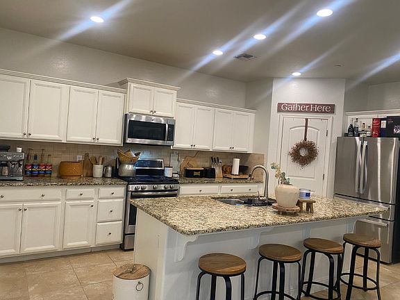 3rd image of 3309 N Filbert Ave