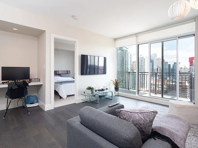 2105-1111 10th St SW #2105 — Photo 9